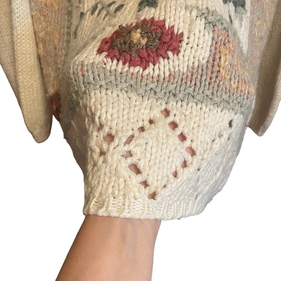 Vintage Knit Chunky Floral Hand Made Classic Elements - Size Large - Picture 6 of 7
